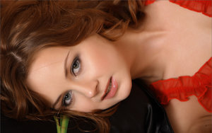 18 year old girl loses her virginity wearing knee socks in the bathroom